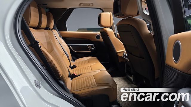 Land Rover Discovery 5 3.0 TD6 HSE Luxury 2018 — фото 11