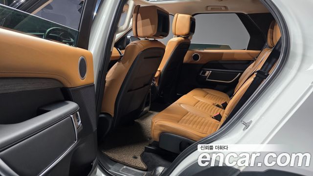 Land Rover Discovery 5 3.0 TD6 HSE Luxury 2018 — фото 12
