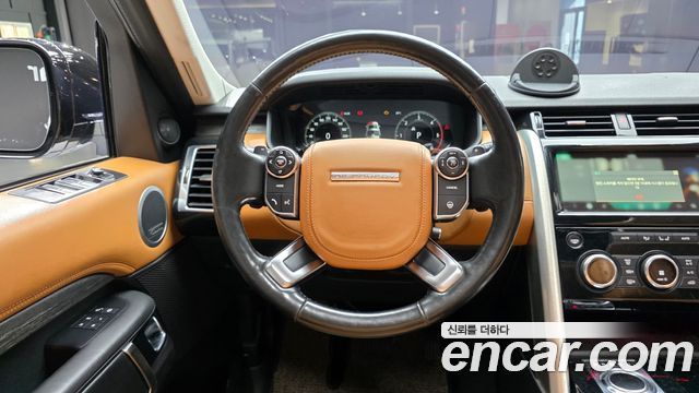 Land Rover Discovery 5 3.0 TD6 HSE Luxury 2018 — фото 14