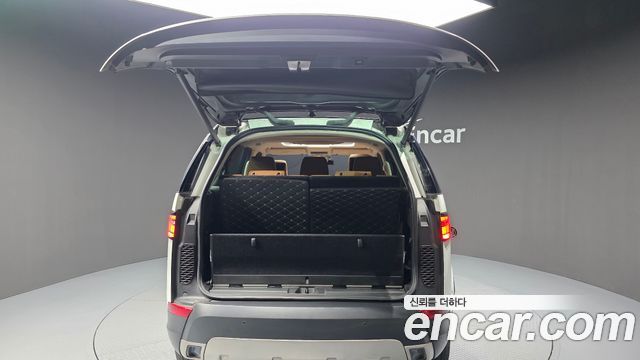 Land Rover Discovery 5 3.0 TD6 HSE Luxury 2018 — фото 20