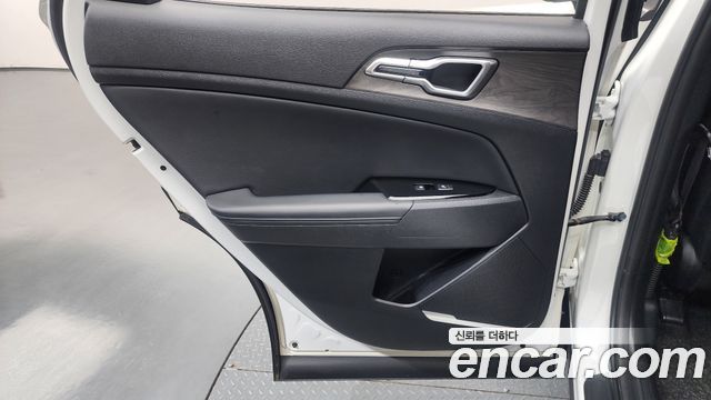 Kia Sportage (V) Gasoline 1.6 Turbo 2WD Signature 2022 — фото 25