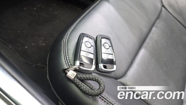 Ford Explorer (VI) 2.3 LimIted 4WD 2020 — фото 32