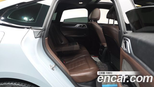 BMW i4 eDrive40 M Sports Pro 2023 — фото 11