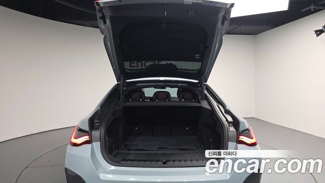 BMW i4 eDrive40 M Sports Pro 2023 — фото 20