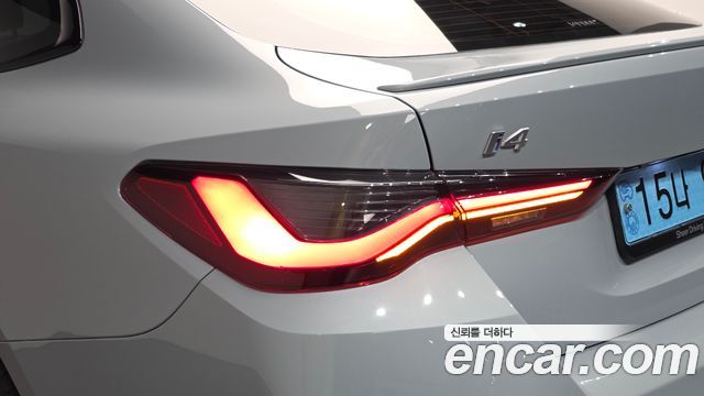 BMW i4 eDrive40 M Sports Pro 2023 — фото 23