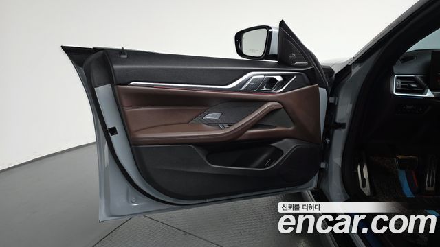 BMW i4 eDrive40 M Sports Pro 2023 — фото 24
