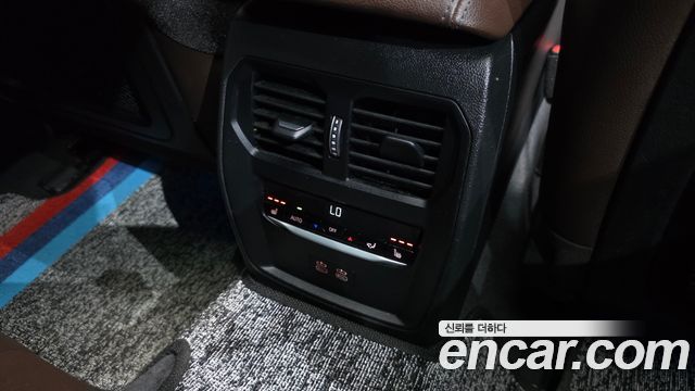 BMW i4 eDrive40 M Sports Pro 2023 — фото 32