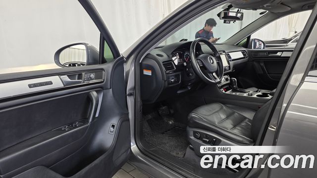 Volkswagen Touareg V6 3.0 TDI Bluemotion 7P5 2012 — фото 10