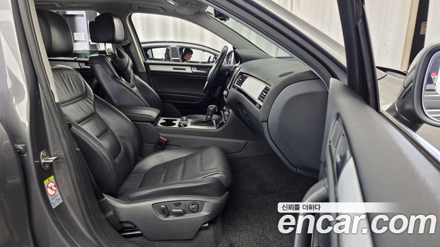 Volkswagen Touareg V6 3.0 TDI Bluemotion 7P5 2012 — фото 15
