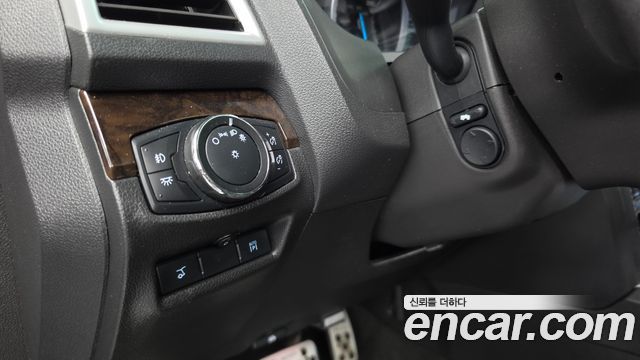 Ford Explorer 3.5 Limited 4WD 5th 2015 — фото 16