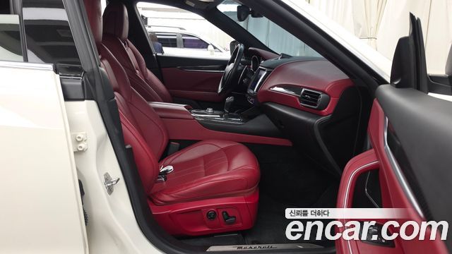 Maserati Levante 3.0 Diesel AWD Sport 2017 — фото 11