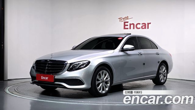 Mercedes-Benz E-Class (W213) E300 4MATIC Exclusive Standard