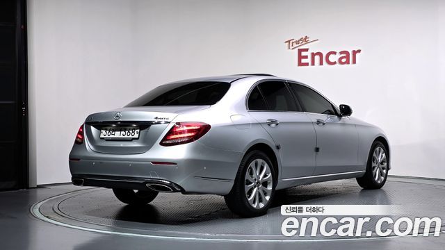 Mercedes-Benz E-Class (W213) E300 4MATIC Exclusive Standard 2018 — фото 2