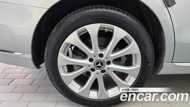 Mercedes-Benz E-Class (W213) E300 4MATIC Exclusive Standard 2018 — фото 5