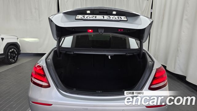 Mercedes-Benz E-Class (W213) E300 4MATIC Exclusive Standard 2018 — фото 20