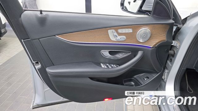 Mercedes-Benz E-Class (W213) E300 4MATIC Exclusive Standard 2018 — фото 24