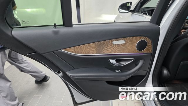 Mercedes-Benz E-Class (W213) E300 4MATIC Exclusive Standard 2018 — фото 25