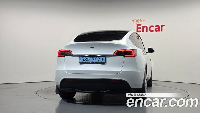 Tesla Model Y RWD 2024 — фото 4