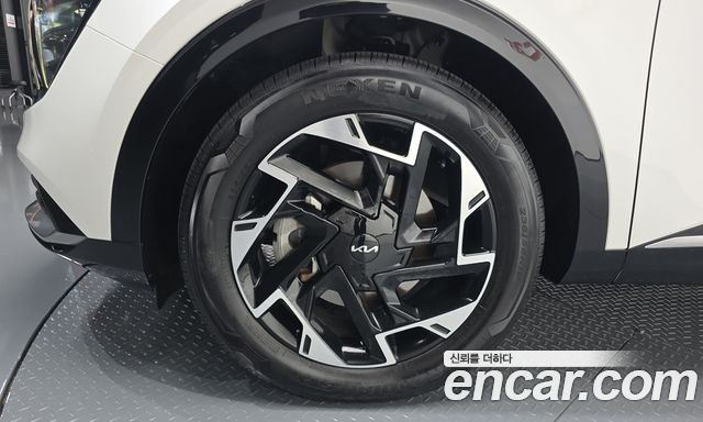 Kia Sportage (V) Gasoline 1.6 Turbo 2WD Signature 2022 — фото 5