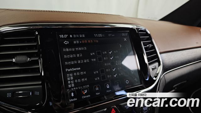 Jeep Grand Cherokee 3.6 Summit WK2 2021 — фото 16