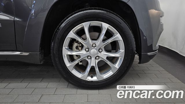 Jeep Grand Cherokee 3.6 Summit WK2 2021 — фото 21