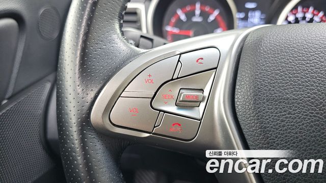 KG Mobility (SsangYong) Tivoli Diesel VX 2WD 2016 — фото 19