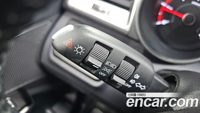KG Mobility (SsangYong) Tivoli Diesel VX 2WD 2016 — фото 27