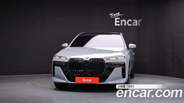 BMW 7 Series (G70) 740i sDrive M Sport 2023 — фото 3