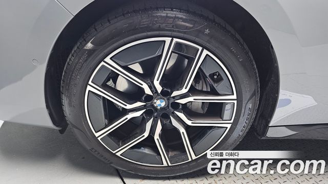 BMW 7 Series (G70) 740i sDrive M Sport 2023 — фото 5