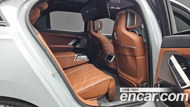 BMW 7 Series (G70) 740i sDrive M Sport 2023 — фото 11