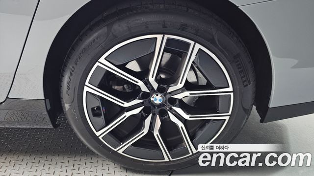 BMW 7 Series (G70) 740i sDrive M Sport 2023 — фото 21