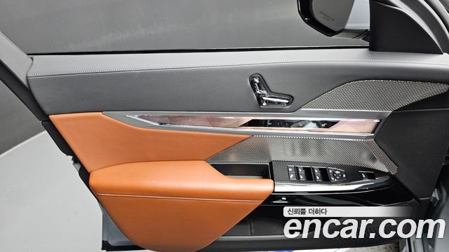 BMW 7 Series (G70) 740i sDrive M Sport 2023 — фото 24