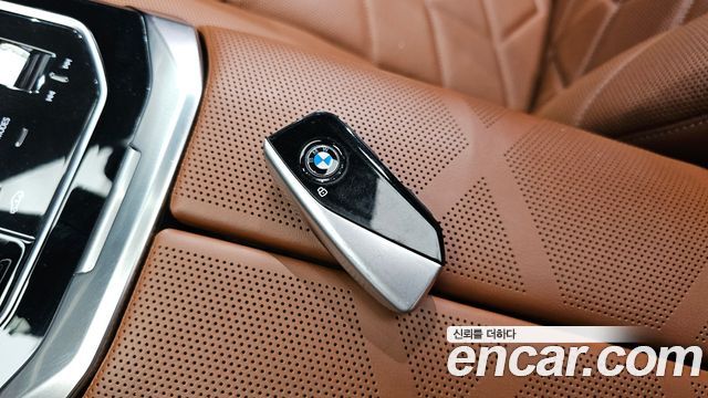 BMW 7 Series (G70) 740i sDrive M Sport 2023 — фото 29