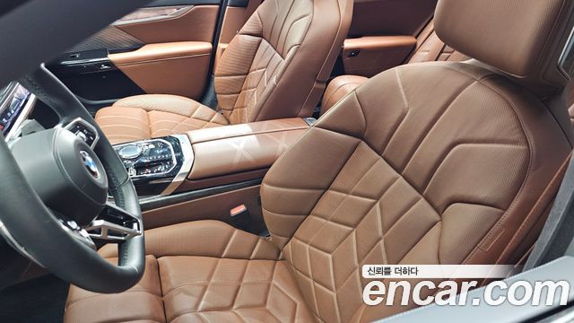 BMW 7 Series (G70) 740i sDrive M Sport 2023 — фото 30