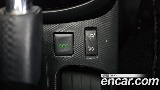 Renault Korea QM3 RE 2015 — фото 20