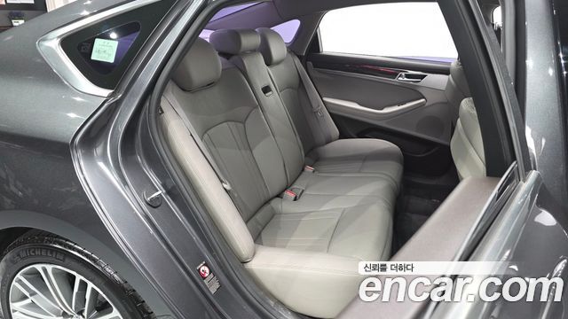 Genesis G80 3.3 GDI AWD Luxury 2017 — фото 12
