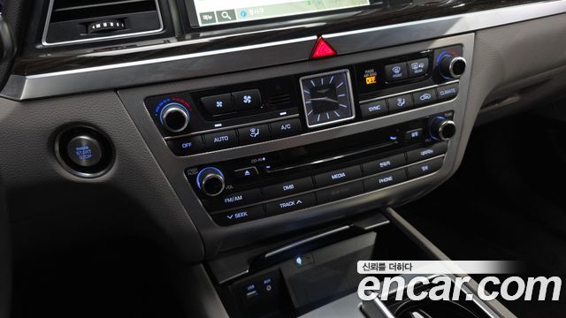 Genesis G80 3.3 GDI AWD Luxury 2017 — фото 17