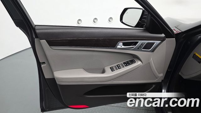 Genesis G80 3.3 GDI AWD Luxury 2017 — фото 24