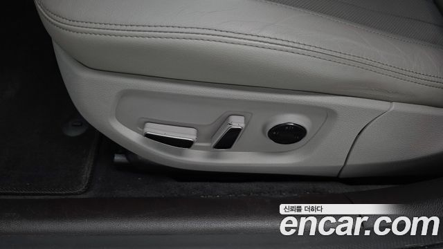 Genesis G80 3.3 GDI AWD Luxury 2017 — фото 34