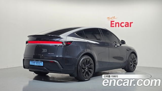 Tesla Model Y Long Range AWD 2025 — фото 2