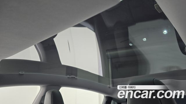 Tesla Model Y Long Range AWD 2025 — фото 15