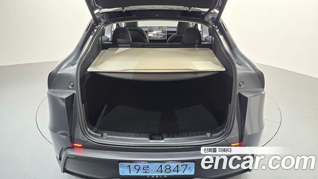 Tesla Model Y Long Range AWD 2025 — фото 17
