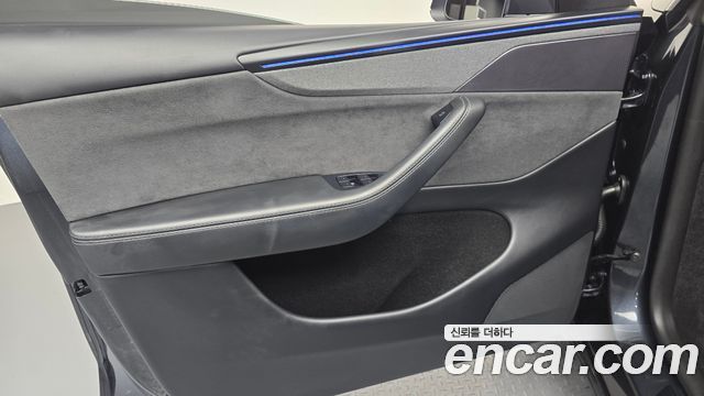 Tesla Model Y Long Range AWD 2025 — фото 24