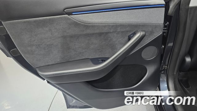 Tesla Model Y Long Range AWD 2025 — фото 25
