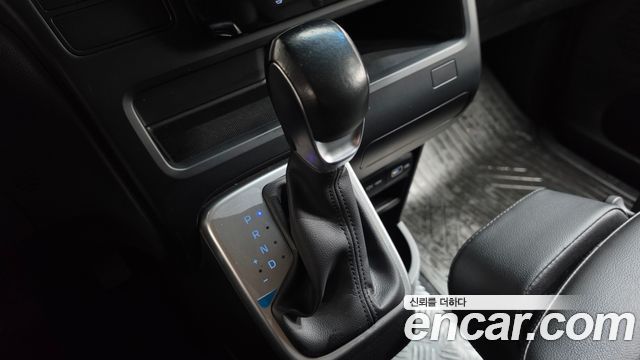 Hyundai Staria Cargo 3-Seater Modern 2022 — фото 9