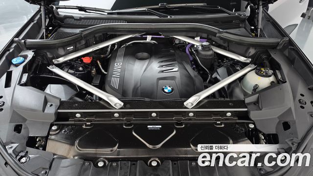 BMW X6 (G06) xDrive40i M Sport 2024 — фото 6