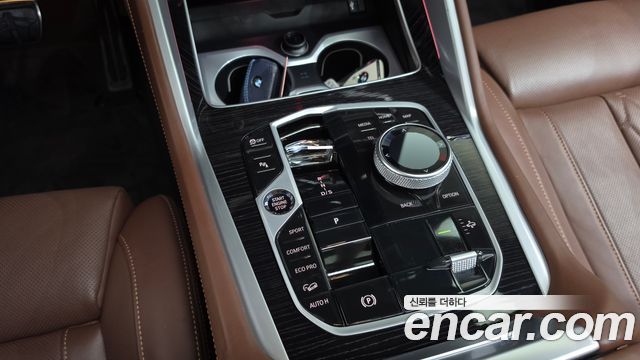 BMW X6 (G06) xDrive40i M Sport 2024 — фото 9