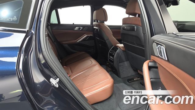BMW X6 (G06) xDrive40i M Sport 2024 — фото 11