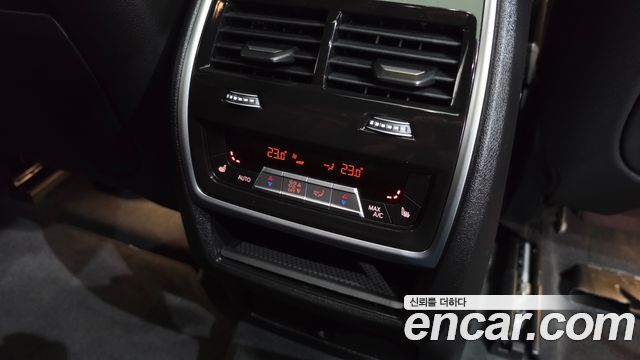 BMW X6 (G06) xDrive40i M Sport 2024 — фото 36