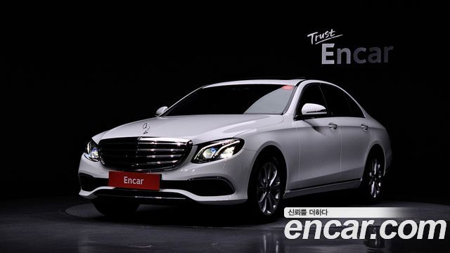 Mercedes-Benz E-Class (W213) E300 4MATIC Exclusive 2020 — фото 1